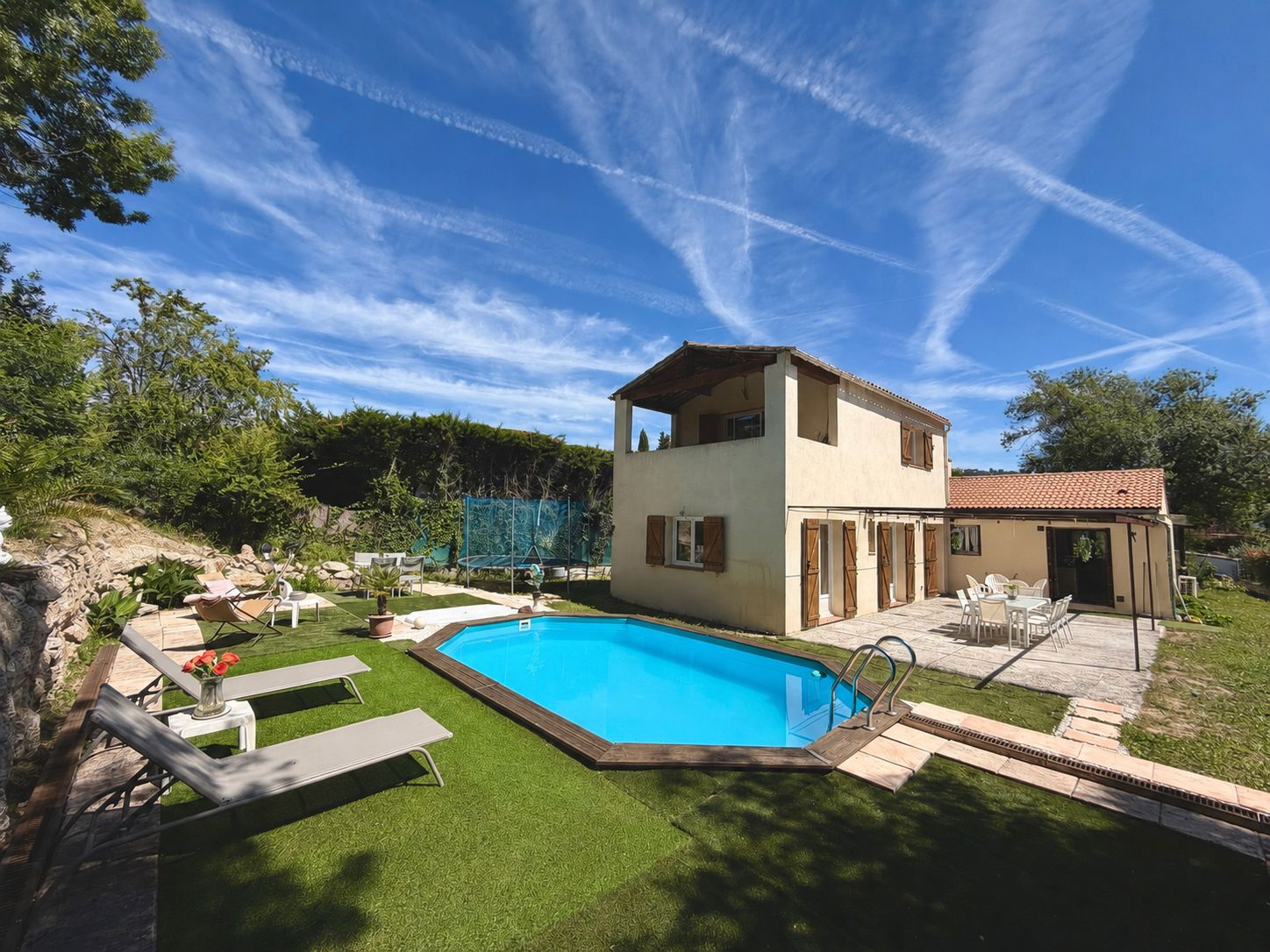 Maison individuelle 5 pièces de 131 m2- Terrain de 1 176m2- Piscine Hors sol