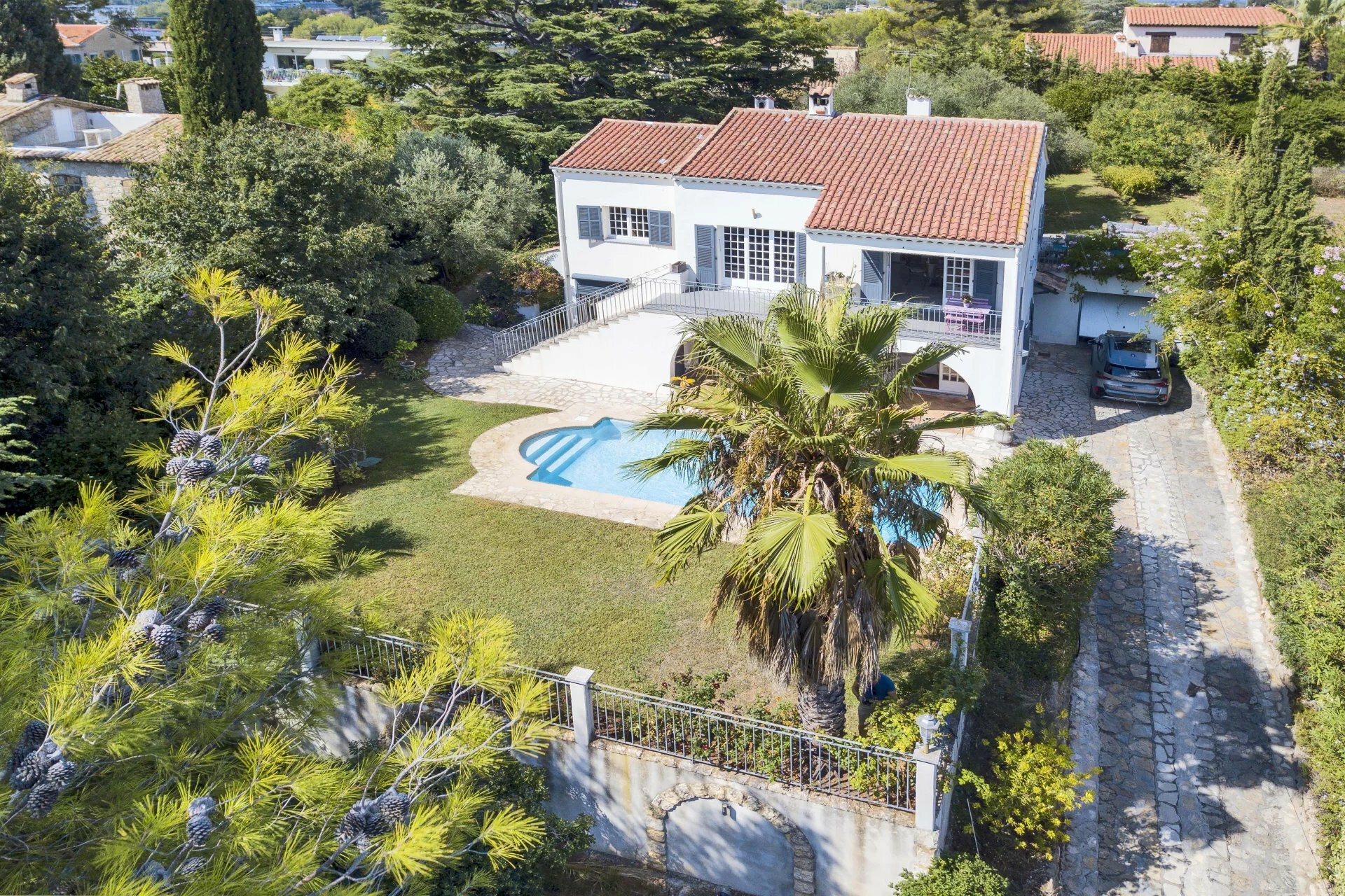 Superbe Villa 5 pièces Hauteurs Antibes vue mer